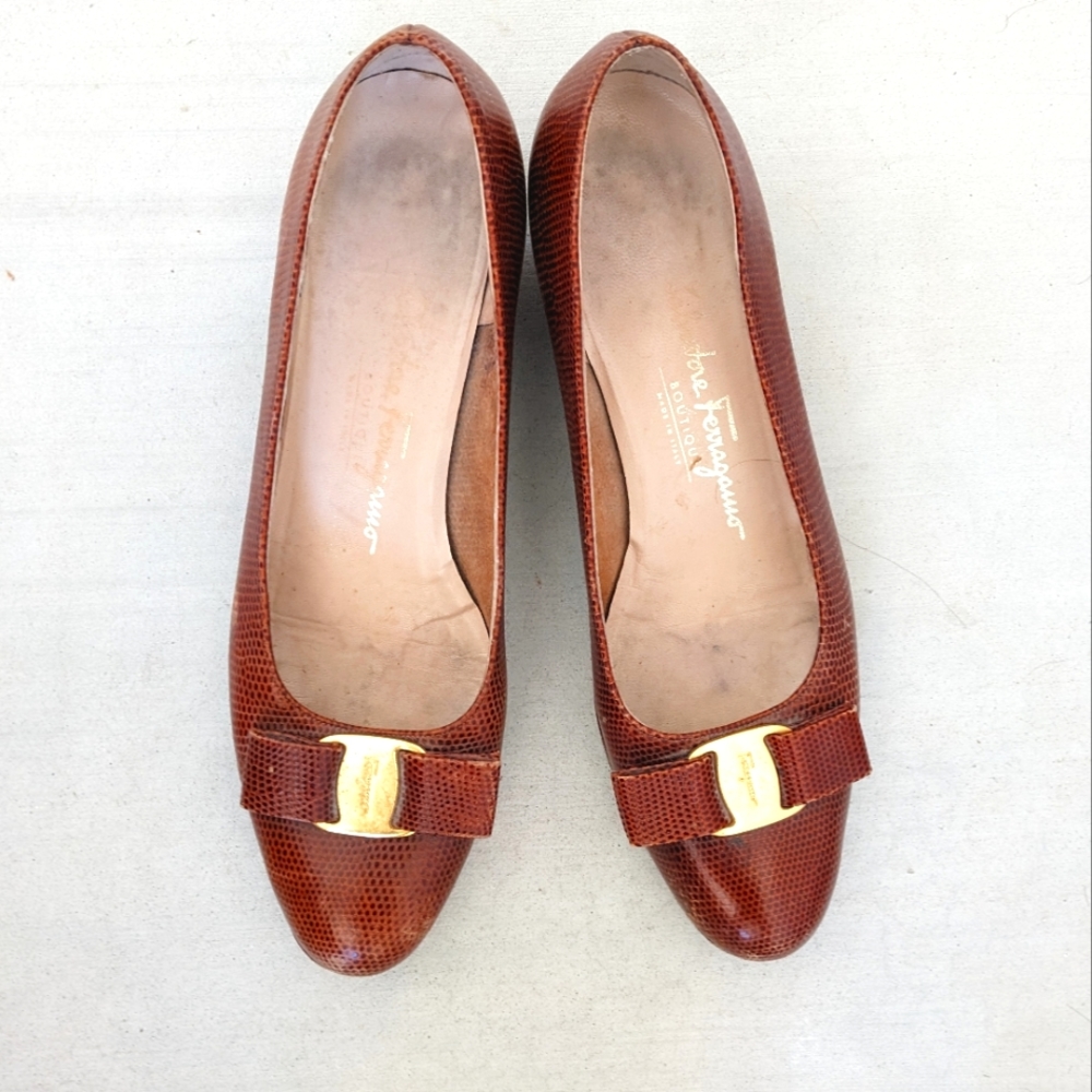 Vintage Salvatore Ferragamo "Vara" Bow Embossed Skin Leather Pump Shoes Size 9B